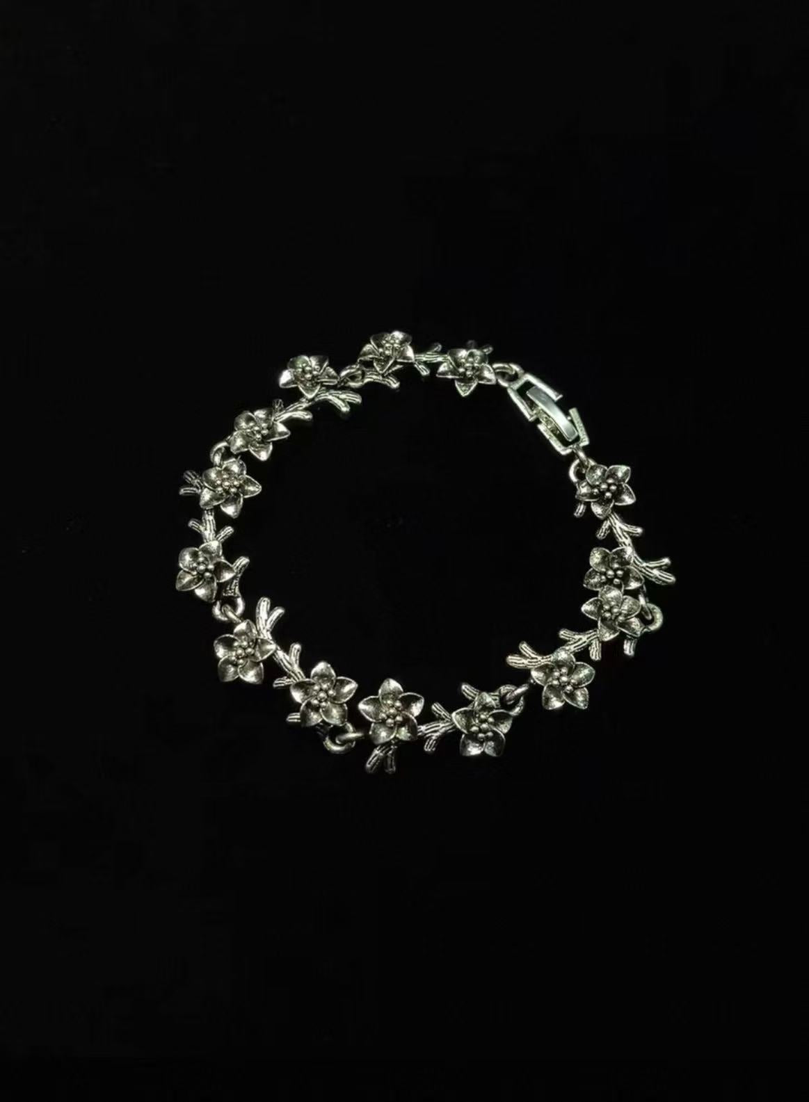 Ancient silver flower bracelet