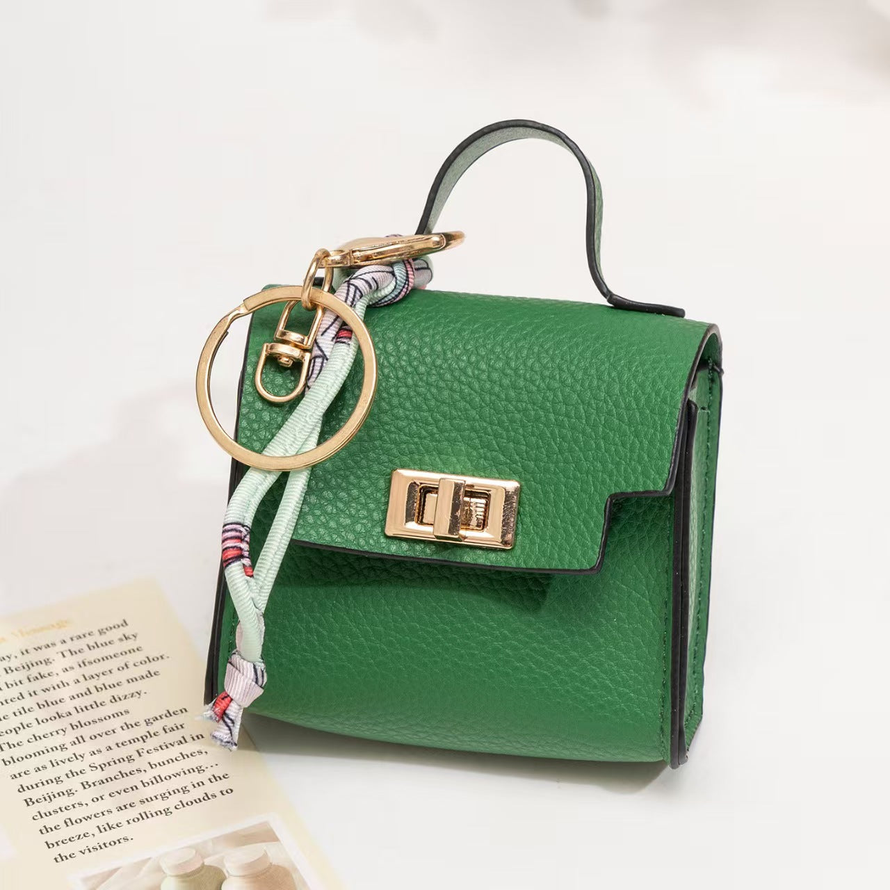 GA Cute and creative car keychain pendant for the mini platinum bag