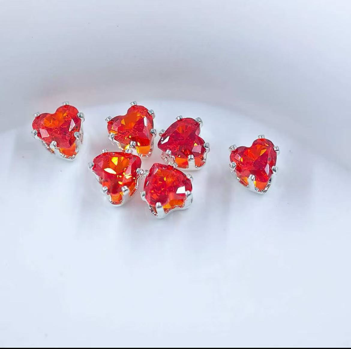GA heart-shaped zirconia beads 4mm