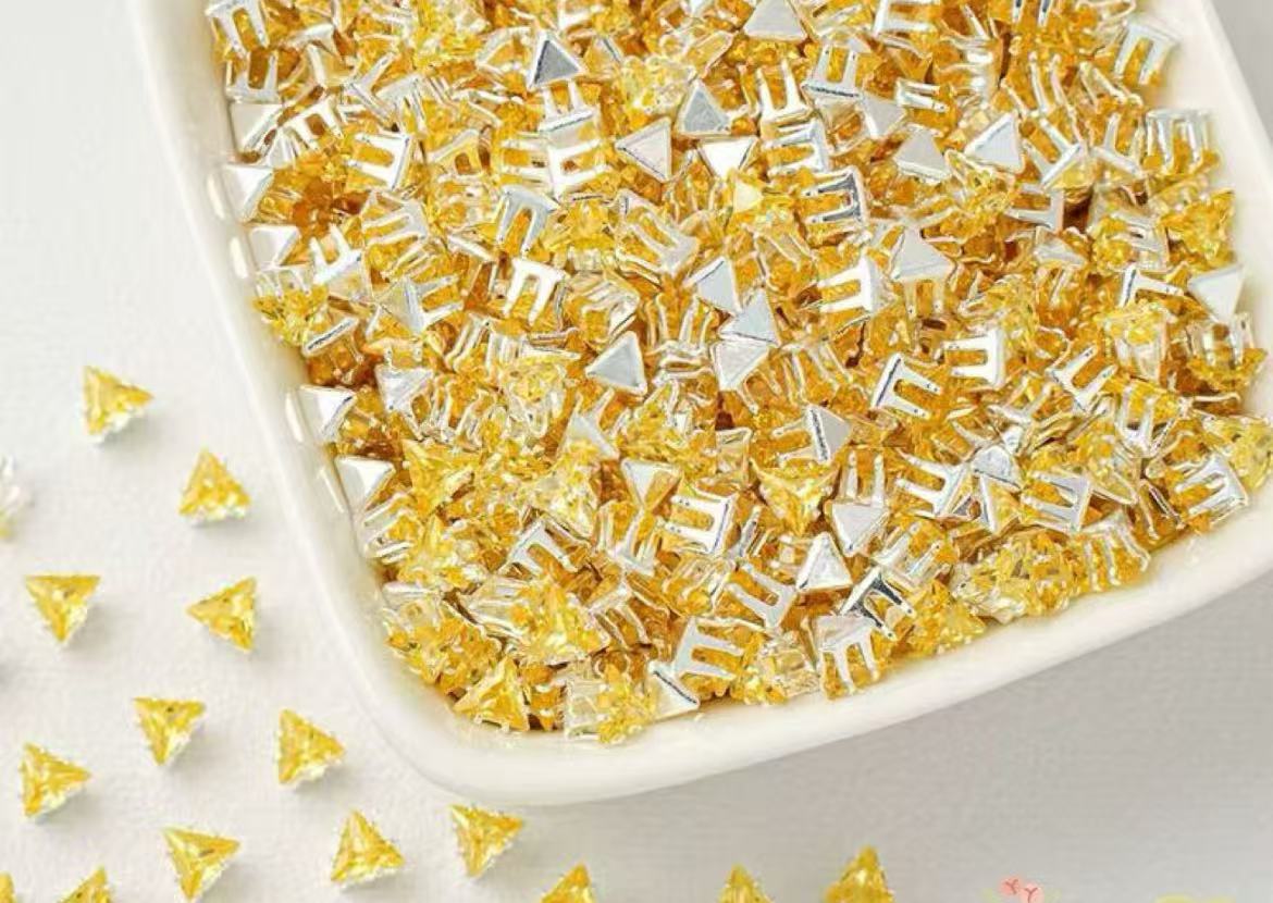 GA triangle zirconia beads 4mm