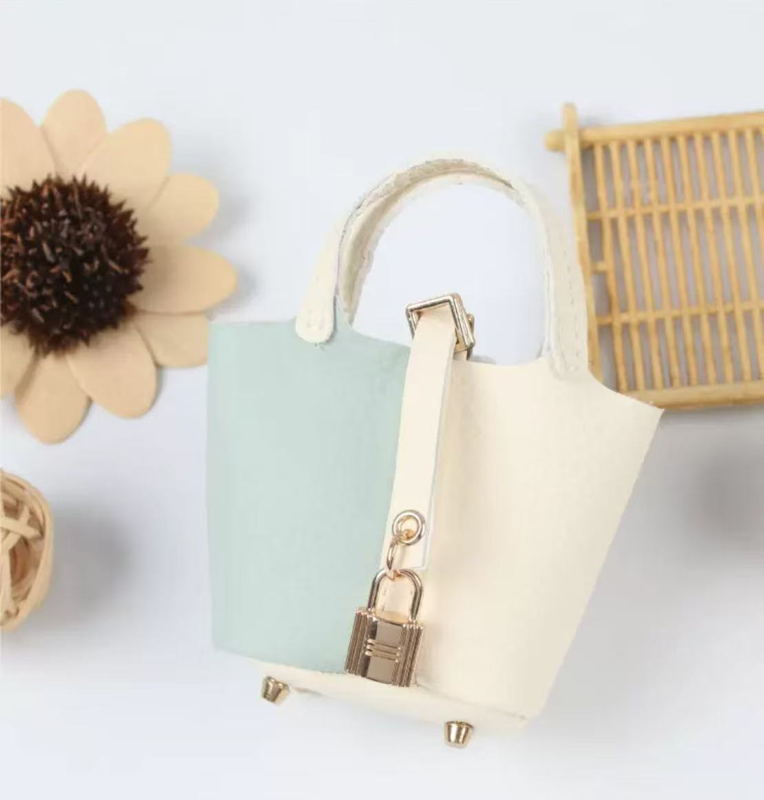 GA Mini vegetable basket bag accessory, exquisite car keychain.