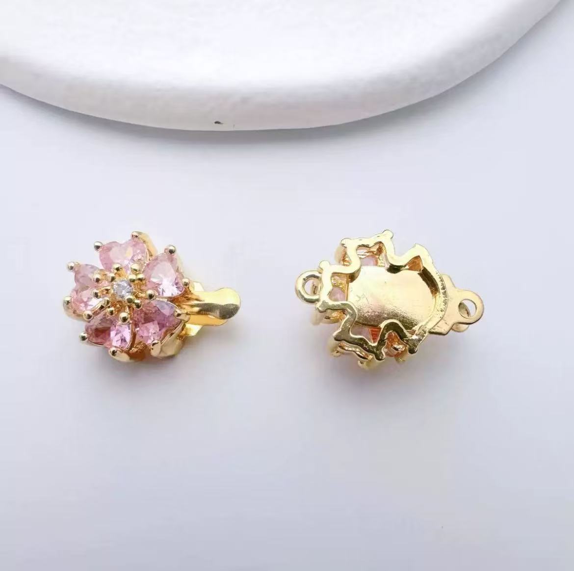 Fashionable flower clip-on fastener, micro-inlaid zirconia, hand chain and necklace connection clasp, DIY jewelry accessories, bead materials.