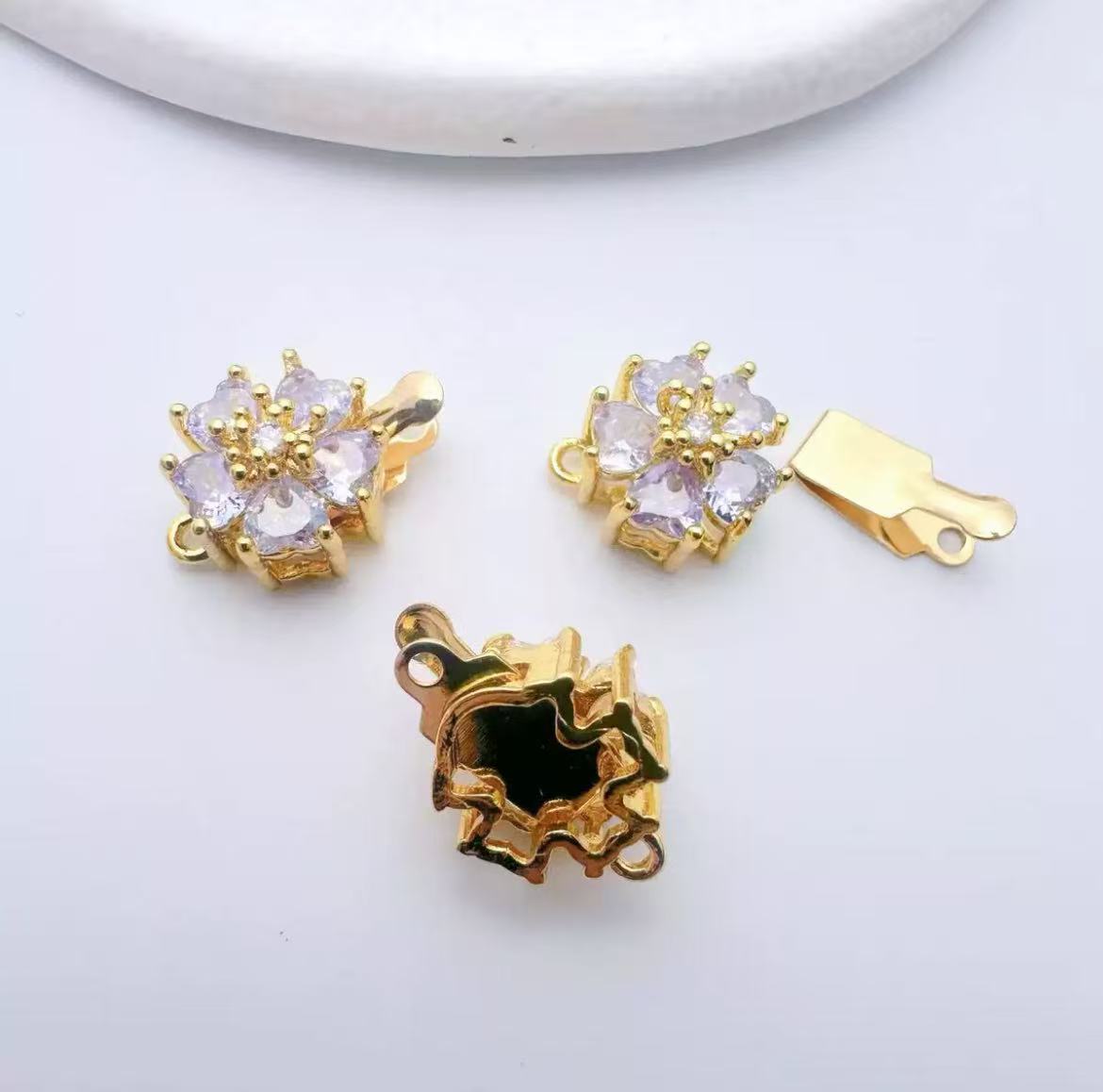Fashionable flower clip-on fastener, micro-inlaid zirconia, hand chain and necklace connection clasp, DIY jewelry accessories, bead materials.