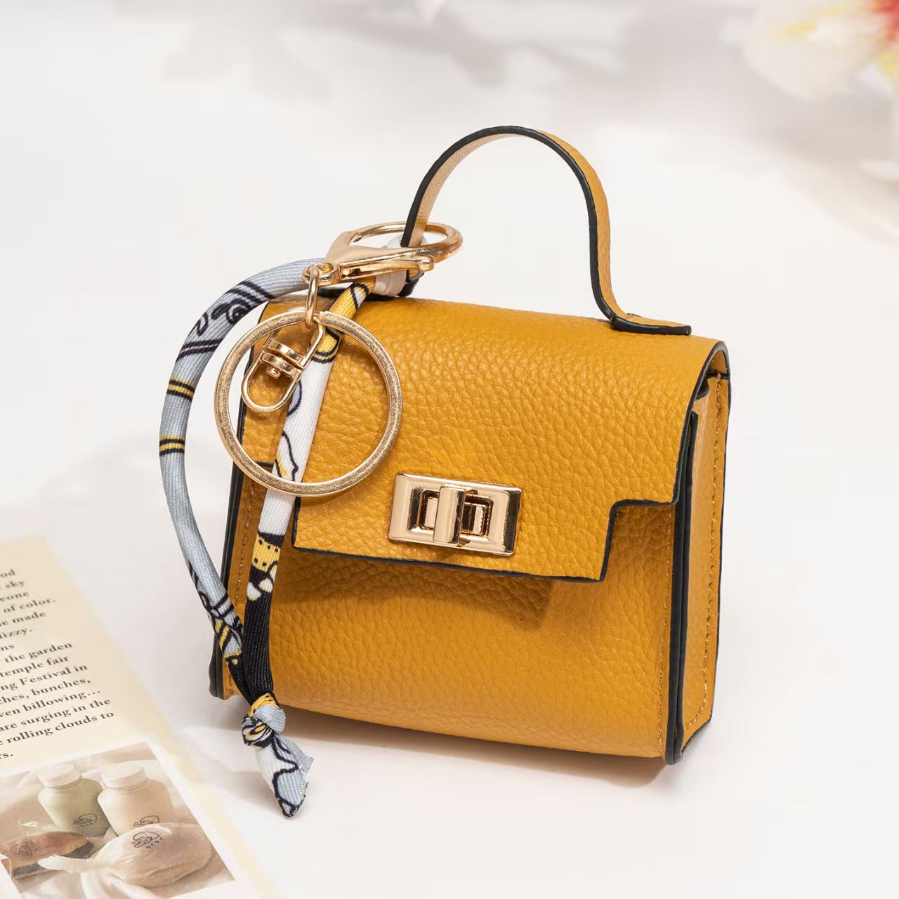 GA Cute and creative car keychain pendant for the mini platinum bag