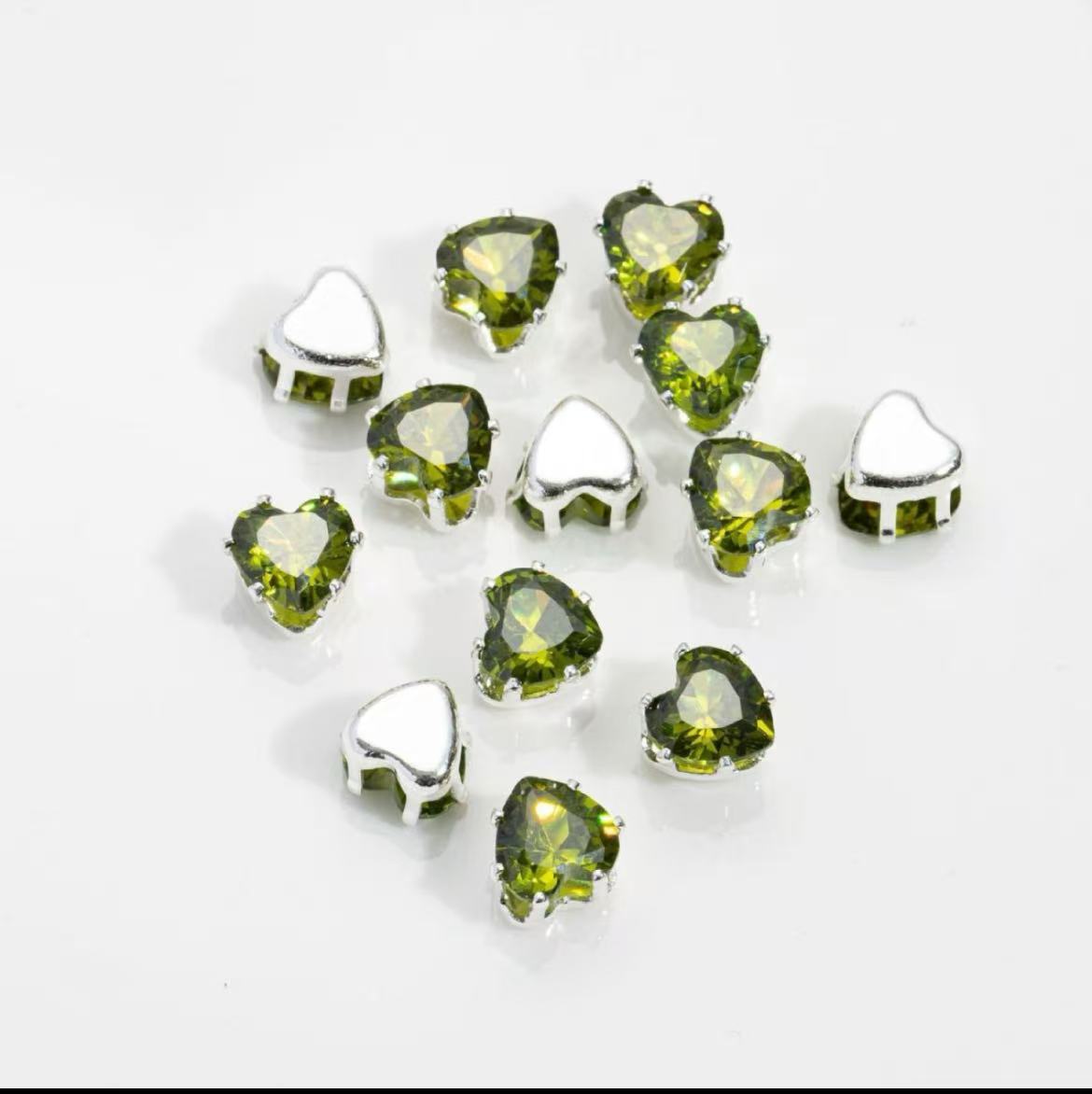 GA heart-shaped zirconia beads 4mm