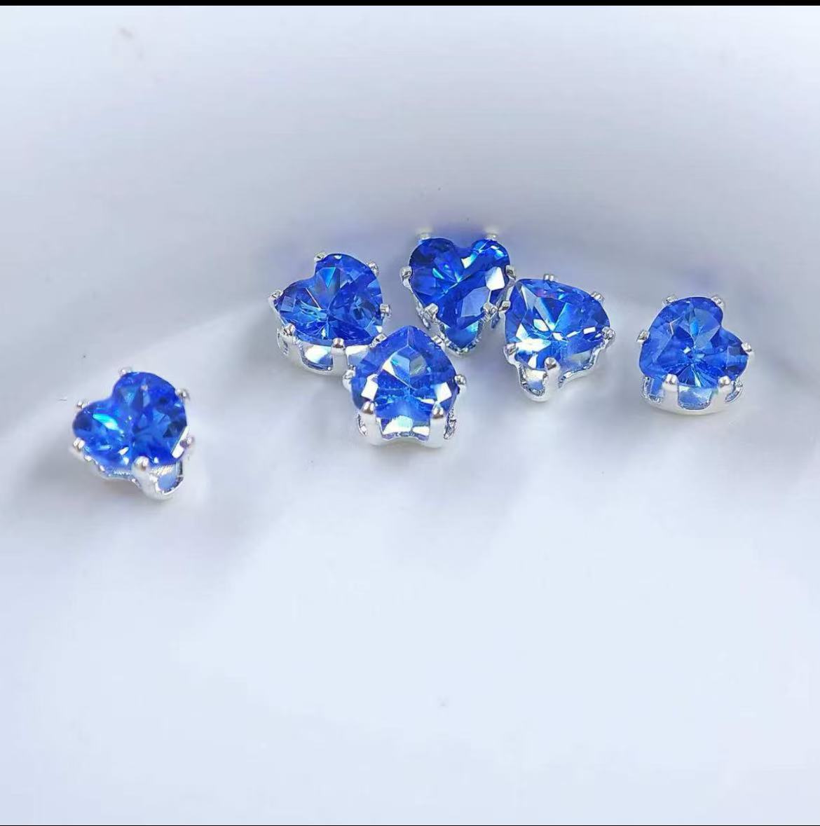 GA heart-shaped zirconia beads 4mm