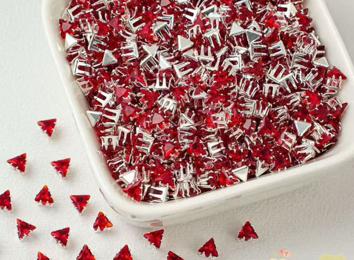 GA triangle zirconia beads 4mm