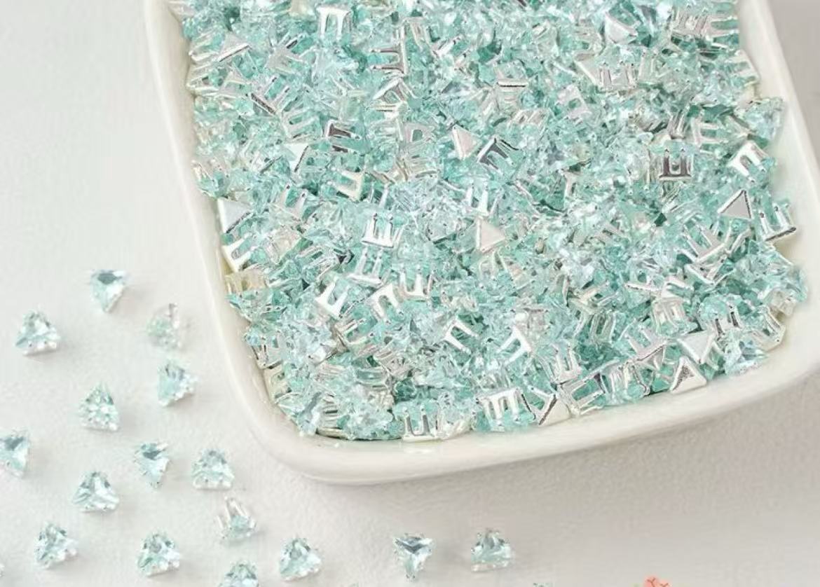 GA triangle zirconia beads 4mm