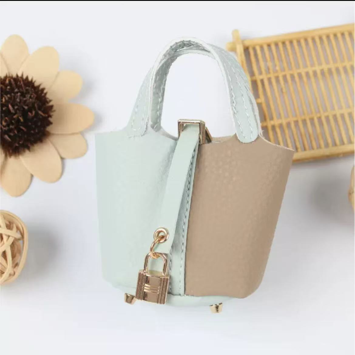 GA Mini vegetable basket bag accessory, exquisite car keychain.