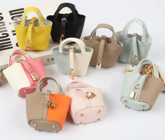 GA Mini vegetable basket bag accessory, exquisite car keychain.