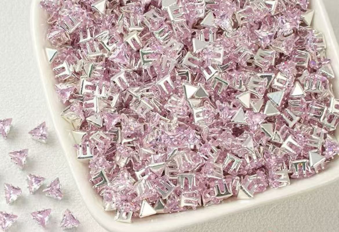 GA triangle zirconia beads 4mm